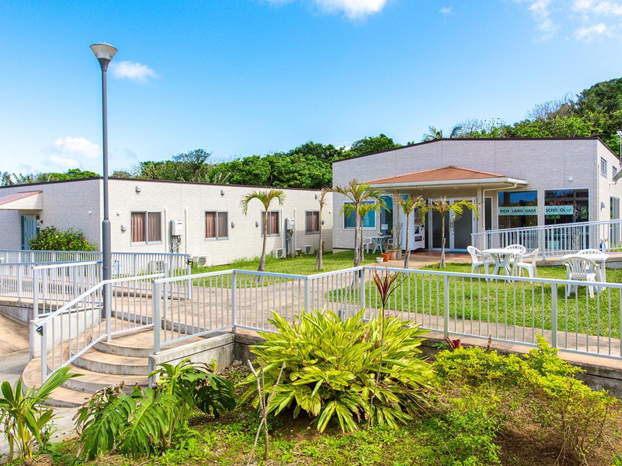 Rich Reson Ishigaki Hotel Ishigaki  Exterior foto